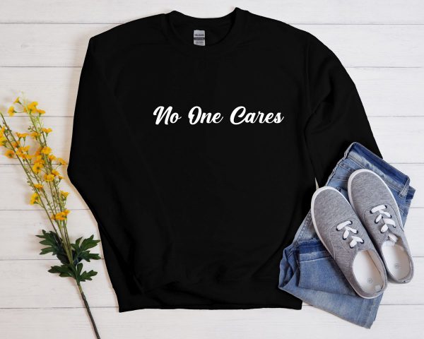 No one cares sweater black