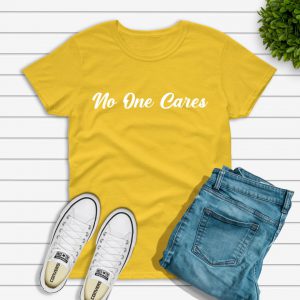 No one cares t-shirt yellow